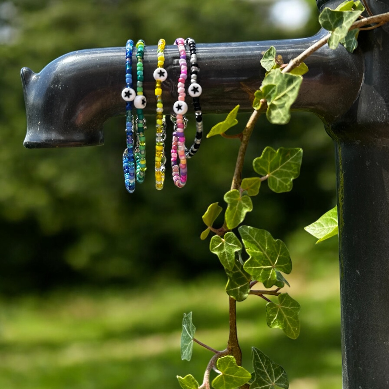 Personalisiere Armbänder und Ketten